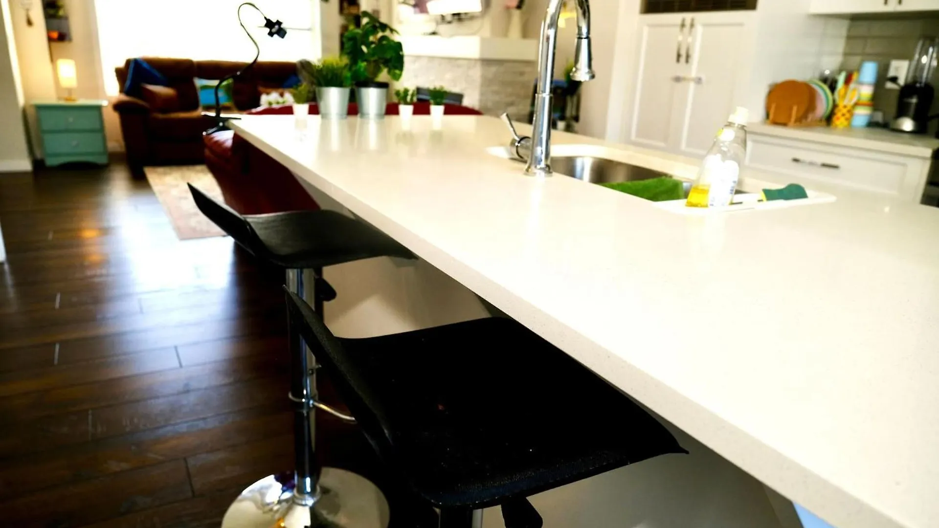 Mahogany Loft Retreat - 3 Story Home Calgary