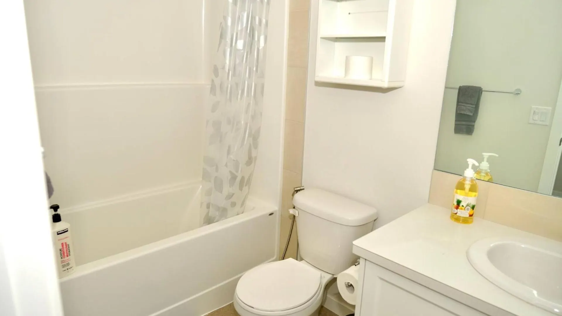 Mahogany Loft Retreat - 3 Story Home Calgary Holiday home