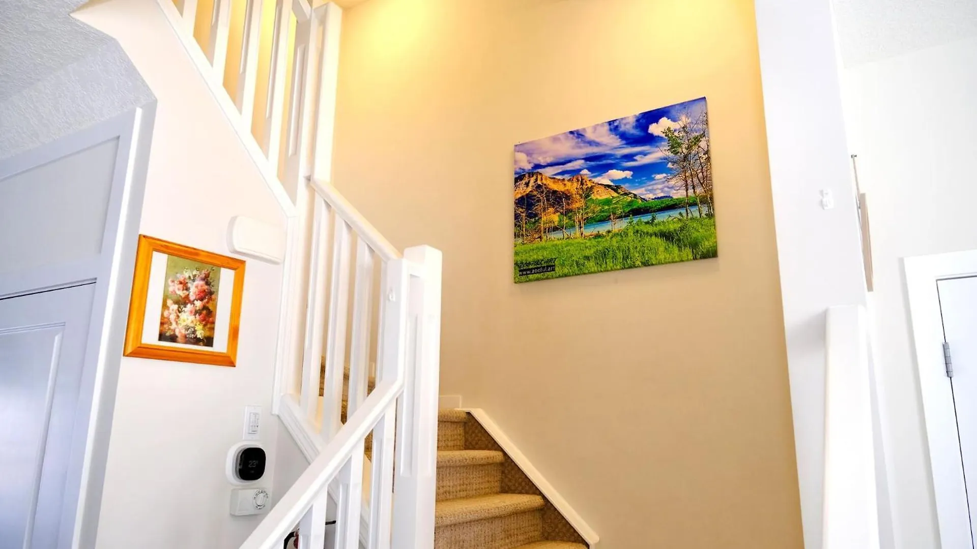 Mahogany Loft Retreat - 3 Story Home Calgary