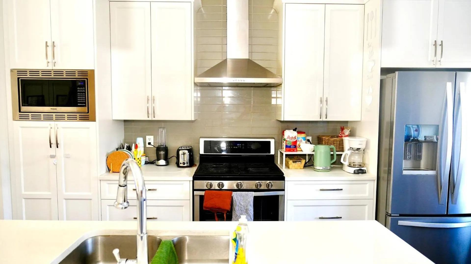 Mahogany Loft Retreat - 3 Story Home Calgary
