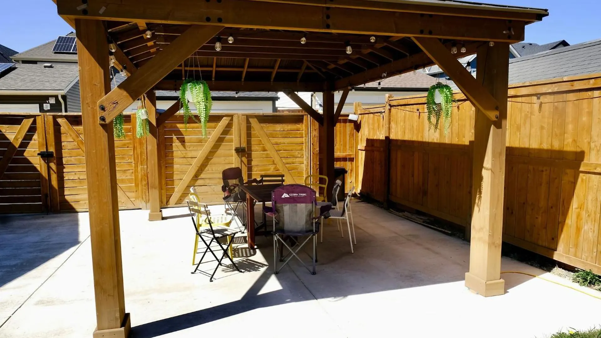Holiday home Mahogany Loft Retreat - 3 Story Home Calgary Canada