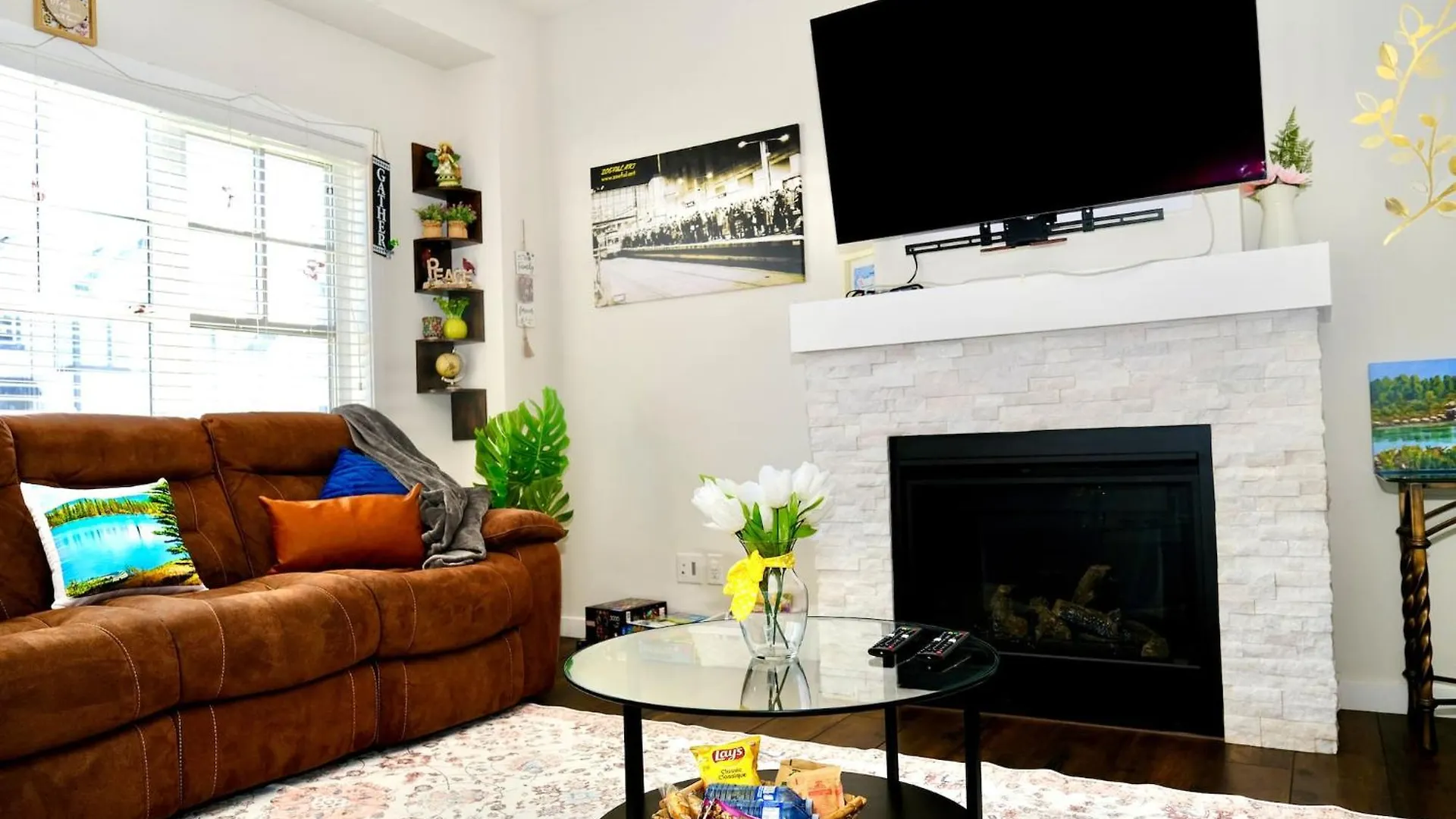 Mahogany Loft Retreat - 3 Story Home Calgary Holiday home