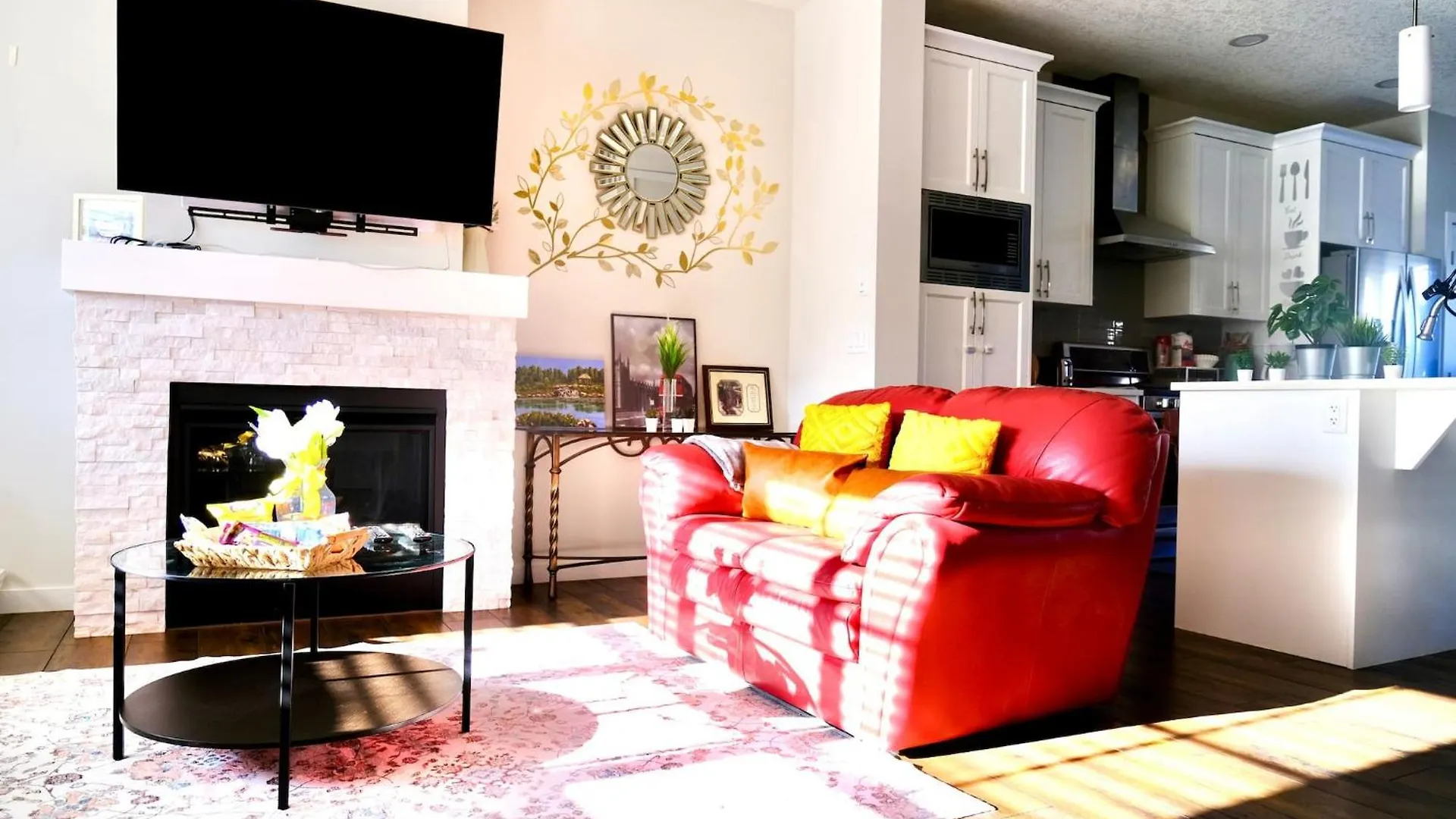 Prázdninový dům Mahogany Loft Retreat - 3 Story Home YYC